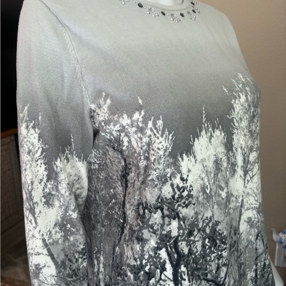 Elegant Gray and Black Women's Top - Picture 6 of 8